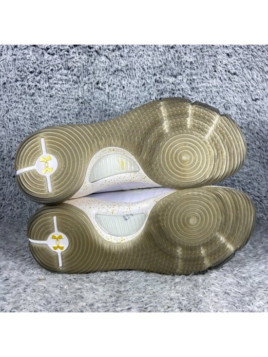 Athletic_Shoes